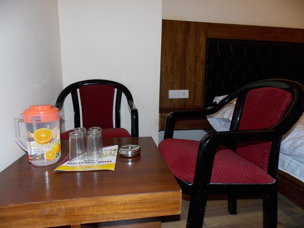 Valley View Hotel Mussoorie Bagian luar foto