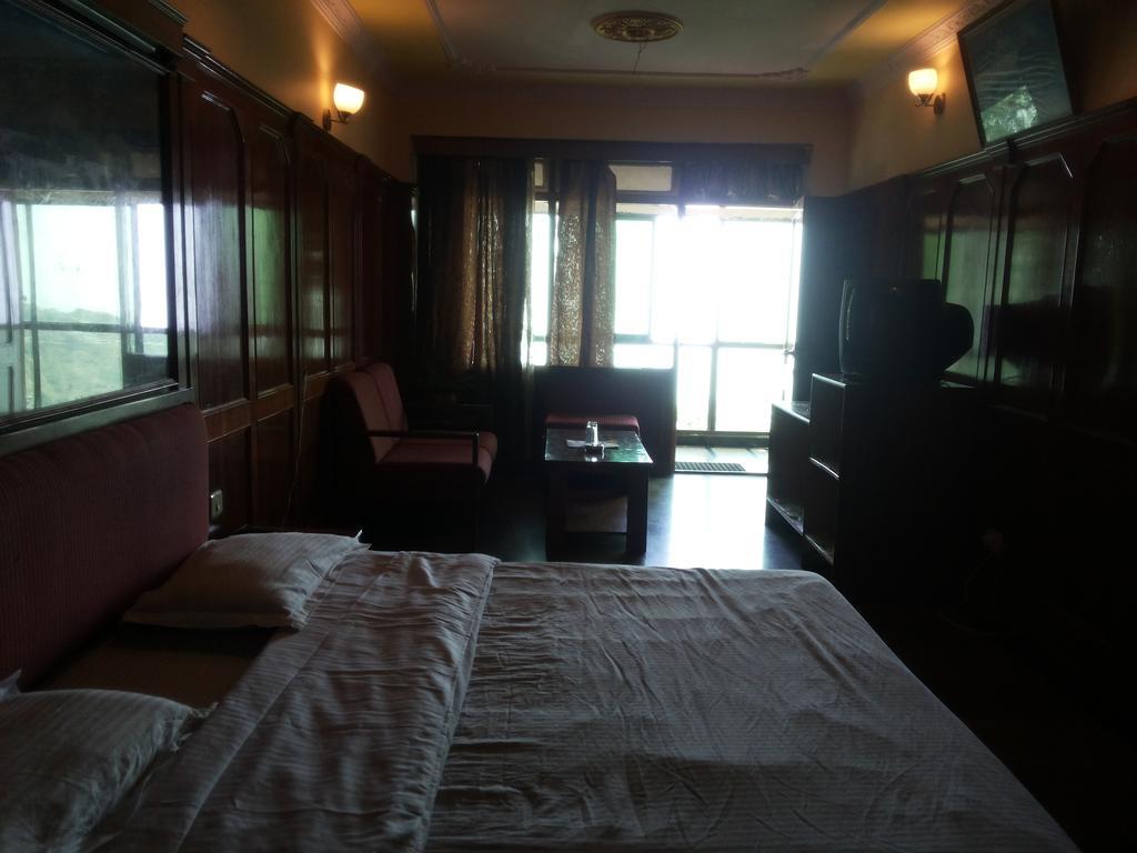 Valley View Hotel Mussoorie Ruang foto